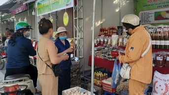 Tuần hàng trái cây, nông sản các tỉnh, thành phố năm 2024 hút người tiêu dùng Hà Nội