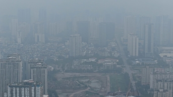 Trời Hà Nội mù mịt trong ngày ô nhiễm không khí ở tốp đầu thế giới