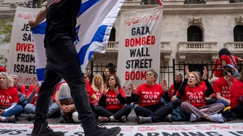Hàng trăm người biểu tình ủng hộ Palestine bị bắt bên ngoài Sàn giao dịch chứng khoán New York