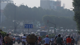 TP.HCM chìm trong sương mù đến tận trưa
