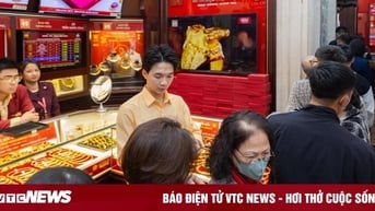 Đổ xô xếp hàng mua vàng trước ngày vía Thần Tài, nhiều nơi hết vàng gián đoạn