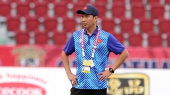 HLV Kim Sang-sik lại đi ‘săn đầu người’ cho đội tuyển Việt Nam, V-League càng gay cấn