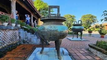 Đến Quần thể Di tích Cố đô Huế, khám phá loạt Bảo vật quốc gia quý giá