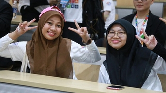 Sinh viên quốc tế thực hiện chuyển đổi số các hoạt động tình nguyện