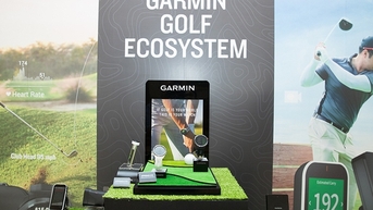 Garmin ra mắt đồng hồ thông minh Approach S70 dành cho người chơi golf