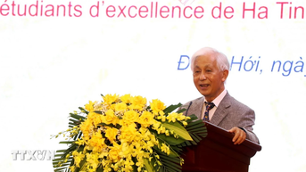 Quang Binh, Quang Tri 및 Ha Tinh의 212명의 학생에게 Vallet 장학금 수여