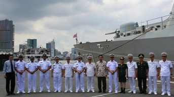 인도네시아 해군 함정 KRI Bung Tomo-357이 베트남을 방문했습니다.