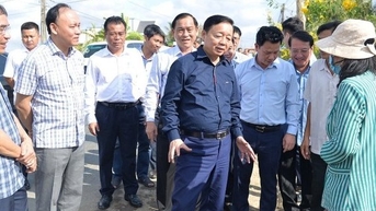 Phó Thủ tướng Trần Hồng Hà làm việc về công tác phòng, chống hạn, mặn