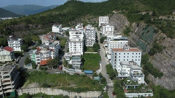나트랑 불법 빌라 12채 철거