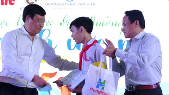 Chắp cánh ước mơ vươn tới tương lai cho học sinh miền Tây