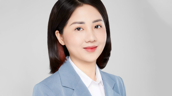 Nữ phó giáo sư trẻ nhất Việt Nam: Tốt nghiệp đại học Mỹ, học thạc sĩ ở Anh