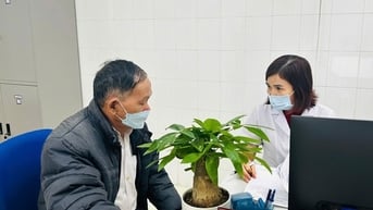 Người già, trẻ nhỏ khò khè vì thời tiết chuyển lạnh