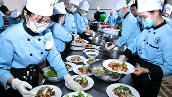 Ngành nghề nào 'hot' dành cho học sinh không vào lớp 10 công lập?