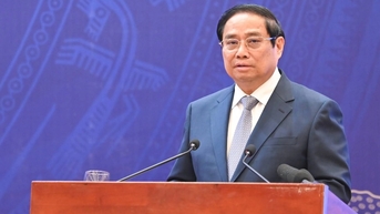 Thủ tướng Phạm Minh Chính: "Lấy nhà trường làm bệ đỡ, gia đình là điểm tựa"