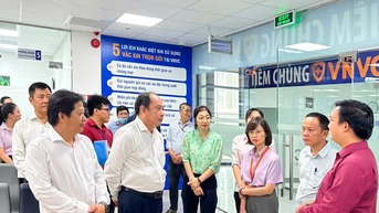 Kiểm tra công tác tiêm chủng vaccine trong chiến dịch tiêm sởi tại TP Hồ Chí Minh
