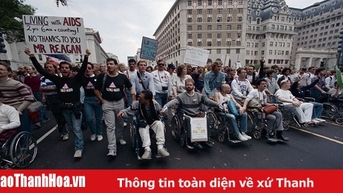 Báo cáo khoa học đầu tiên về AIDS được công bố