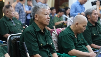 អ្នក​ដែល​មាន​បុណ្យ​ទាន​ត្រូវ​បាន​ជួយ​ឧបត្ថម្ភ​ចំនួន ៦០ លាន​ដុង​ពេល​សាងសង់​ផ្ទះ​ថ្មី។