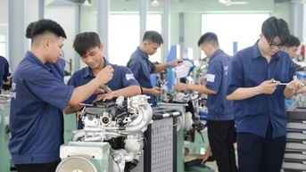 សាកលវិទ្យាល័យ Thu Dau Mot បានប្រមូលប្រាក់ ៣៧ ពាន់លានដុងដោយខុសសម្រាប់ការទិញសម្ភារៈអនុវត្តពីនិស្សិត។