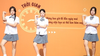 Hiệu trưởng Hà Nội nhắn nhủ học trò ngày khai giảng: ‘Thời gian quý hơn vàng!’