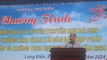 Họp mặt đầu năm, nghe ngư dân hỏi về thiết bị giám sát hành trình