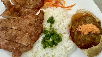បាយក្តាមប្រៃ នៅតំបន់ Tan Dinh អតិថិជនរង់ចាំរាប់ម៉ោង ញ៉ាំហើយរអ៊ូថាថ្លៃពេក!