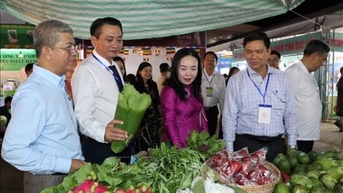 300 gian hàng tại Hội chợ Xúc tiến thương mại gắn với Lễ hội Ok Om Bok