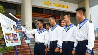 Triển lãm 200 hình ảnh, tư liệu về Hoàng Sa, Trường Sa – biển, đảo thiêng liêng Tổ quốc