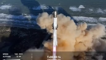 Tàu vũ trụ Starship của SpaceX vỡ tung trong không gian