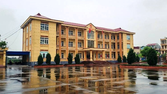 Bãi nhiệm chủ tịch xã quan hệ bất chính với nữ công chức