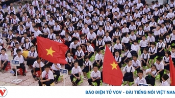 Học sinh các tỉnh Đông Nam bộ đón năm học mới
