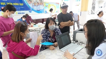 Tuyển sinh đầu cấp tại TP.HCM: Quy định chung nhưng… mỗi nơi một kiểu