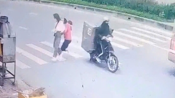 여성 버스 차장이 교통사고로 여러 부상을 입은 사건에 대한 새로운 정보가 공개되었습니다.