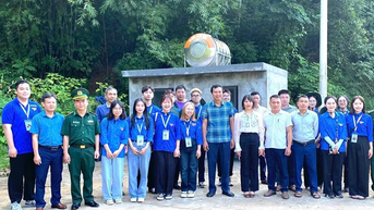 Sinh viên Nga tặng quà, bàn giao công trình thanh niên cho học sinh miền núi Thanh Hóa