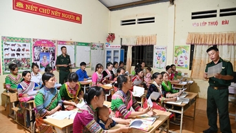 ឆ្មាំព្រំដែន និងចំណង់ចំណូលចិត្តរបស់ពួកគេក្នុងការ "នាំយក" អក្ខរកម្មជូនជនជាតិ Mong នៅតំបន់ខ្ពង់រាបព្រំដែន