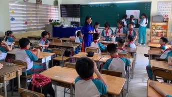 4/3학년 학생 36/38명이 학교에 다녔습니다.