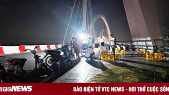 Vừa khánh thành, cầu vòm thép cao nhất Việt Nam bị chiếm dụng bán hàng