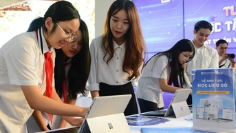 'Báo động' giới trẻ ít đọc sách, Hà Nội kêu gọi phát triển văn hóa đọc
