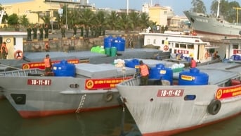 Quân khu 9 vận chuyển nước sạch từ Cần Thơ về Cà Mau cho người dân