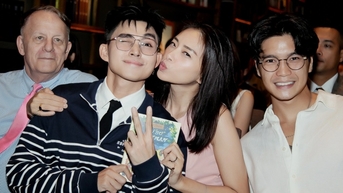 Jun Pham សោកស្ដាយ​ដែល​លោក​បាន​លាចាក​លោក មុន​ពេល​លោក​អាច​ផ្តល់​សៀវភៅ​ដល់​ឪពុក​របស់​លោក។