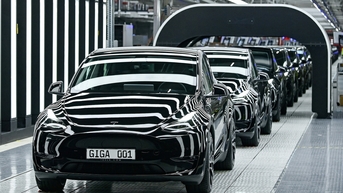 Tesla ព្រមានពីកំណើនយឺតនៅឆ្នាំនេះ។