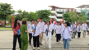 Ninh Bình có thủ khoa kép, điểm khối C00 29,75