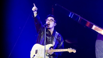 Vũ. là ai mà 8.000 khán giả TP.HCM thuộc làu từng bài hát trong đêm concert?