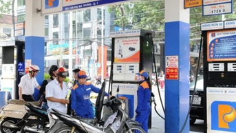 Xăng dầu tăng giá mạnh, RON 95 lên sát 21.000 đồng/lít