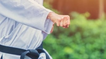Quấy rối người yêu cũ giỏi võ, chàng trai gặp cái kết đắng