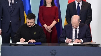 Tổng thống Ukraine ký kết thỏa thuận an ninh lịch sử với Đức, Pháp