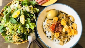 Đặc sản ở Gia Lai chan nước đen ngòm, khách quen ăn 2 bát vẫn thèm