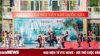 Bức xúc một lớp ở Hà Nội thu 800.000 đồng/học sinh để tổ chức văn nghệ
