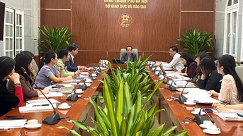 Không nhận được phản ánh có sức ép khi chọn SGK