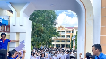 https://baogialai.com.vn/gia-lai-38-thi-sinh-vang-thi-mon-ngoai-ngu-post241570.html