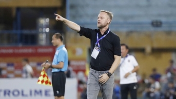 HLV Polking nói điều cực bất ngờ về đội CAHN, HLV Hoàng Anh Tuấn ‘hé lộ’ một bí mật